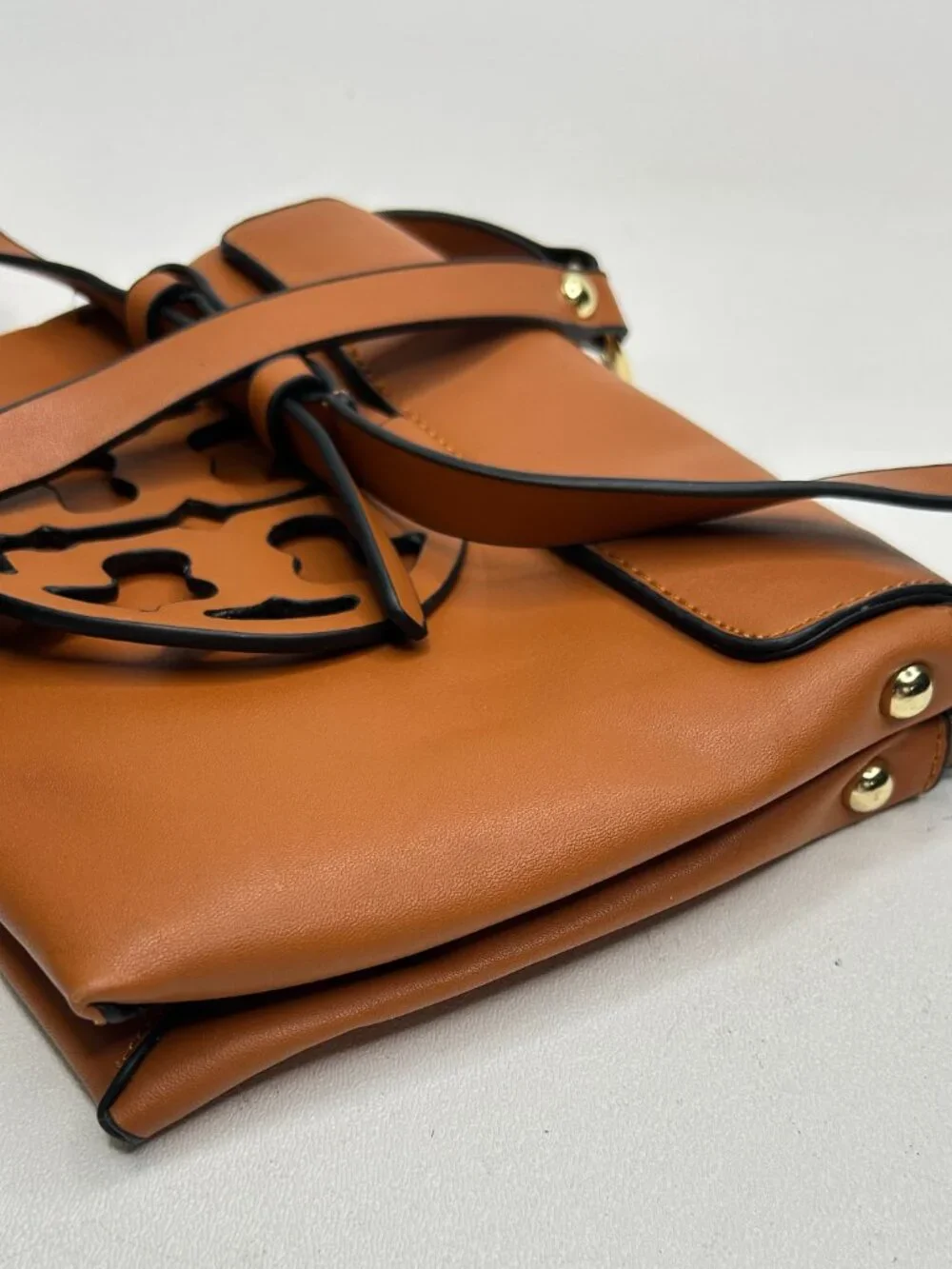 TORY BURCH Miller Logo Leather Crossbody Bag Caramel